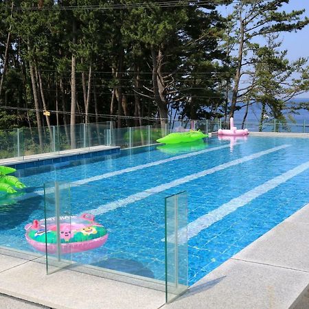 סאוגוויפו The Bay Jeju Resort מראה חיצוני תמונה