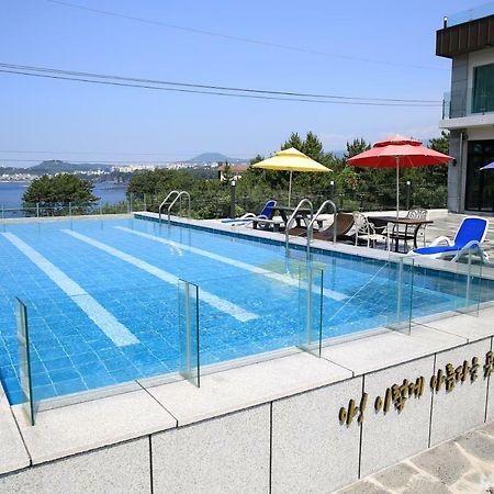 סאוגוויפו The Bay Jeju Resort מראה חיצוני תמונה