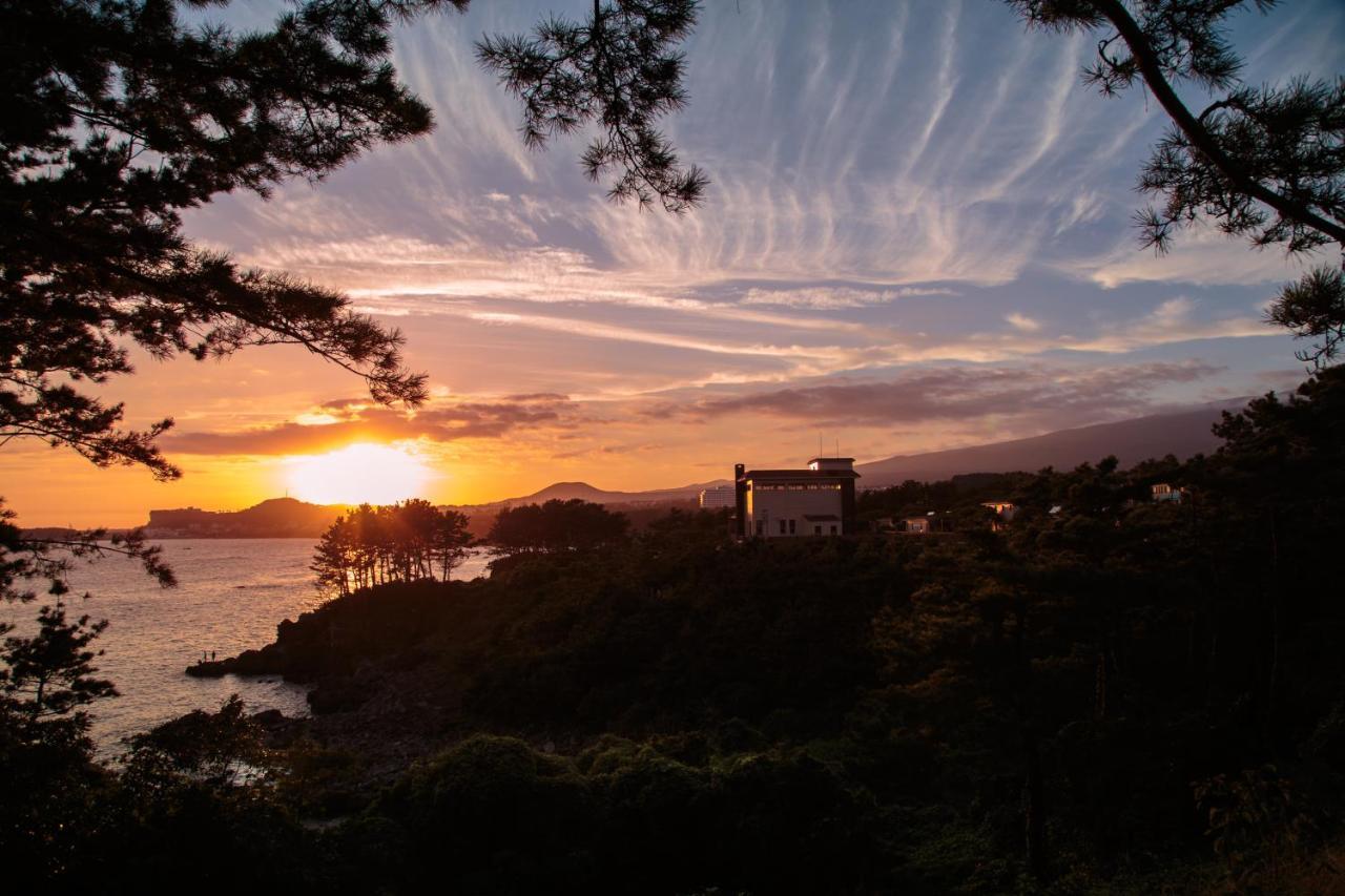 סאוגוויפו The Bay Jeju Resort מראה חיצוני תמונה