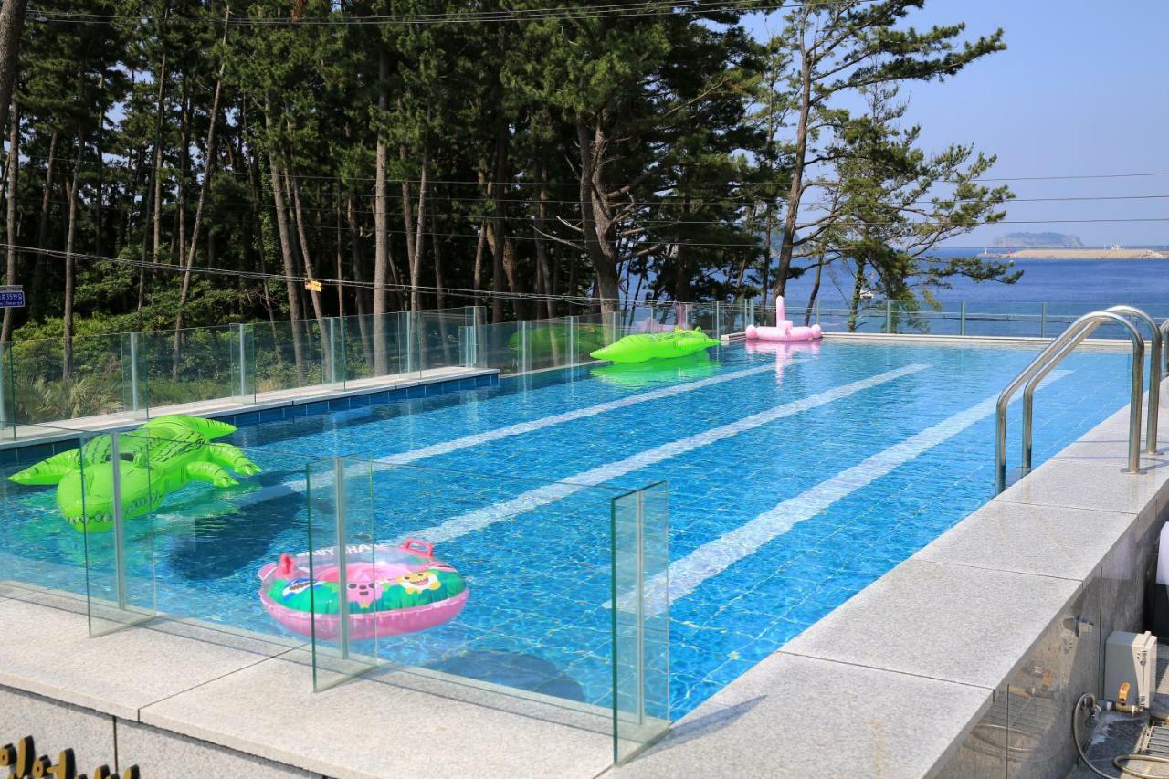 סאוגוויפו The Bay Jeju Resort מראה חיצוני תמונה